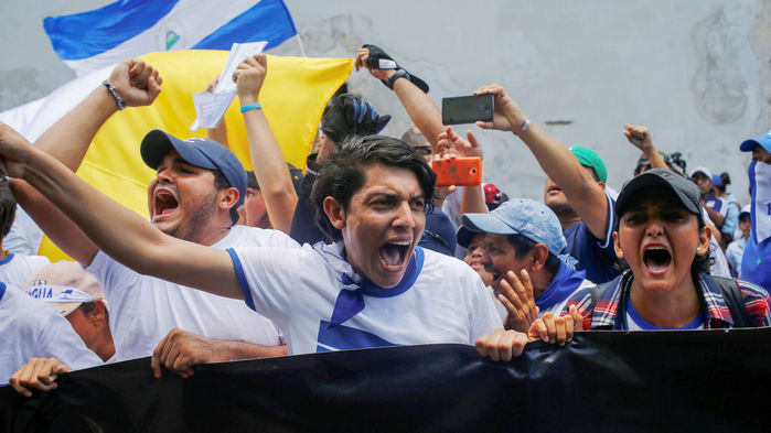 Universitarios críticos enfrentan negación de récords académicos como arma de represión política en Nicaragua