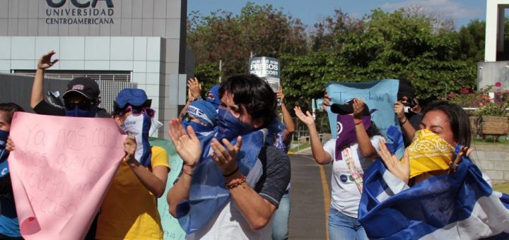 ¿Exclusión educativa? Universitarios nicaragüenses sin documentación para culminar sus estudios en Costa Rica