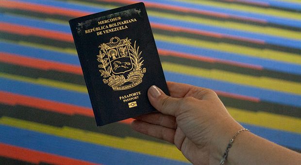 Annulation ou rétention de passeports et restrictions à la liberté de mouvement au Venezuela